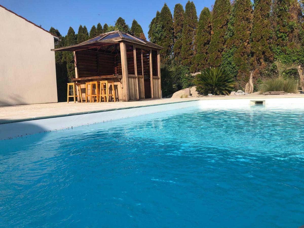 Piscine Et Jacuzzi A 2Km De La Plage De St Georges De Didonne Saint-Georges-de-Didonne Exterior foto